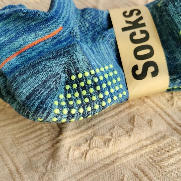 3 Pairs Bombas Ankle Socks Hex Tec Breathable Size M - Picture 2 of 3